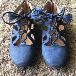 Bleu jeans pair of shoes